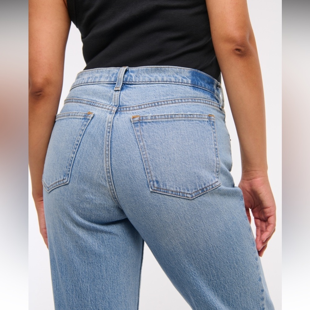 A&F Mid Rise Straight Jean NEVER WORN - Picture 5 of 11